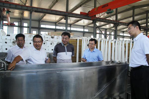 8月27日,新華社遼寧分社社長(zhǎng)王振宏一行人員蒞臨一諾產(chǎn)業(yè)園區(qū)調(diào)研 8月27日,新華社遼寧分社社長(zhǎng)王振宏一行人員蒞臨一諾產(chǎn)業(yè)園區(qū)調(diào)研