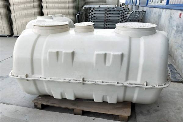 模壓玻璃鋼化糞池的好性能體現(xiàn)在哪 模壓玻璃鋼化糞池的好性能體現(xiàn)在哪