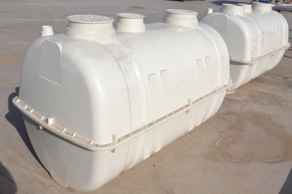 玻璃鋼化糞池該怎樣選擇大小和放置的地址的問題 玻璃鋼化糞池該怎樣選擇大小和放置的地址的問題